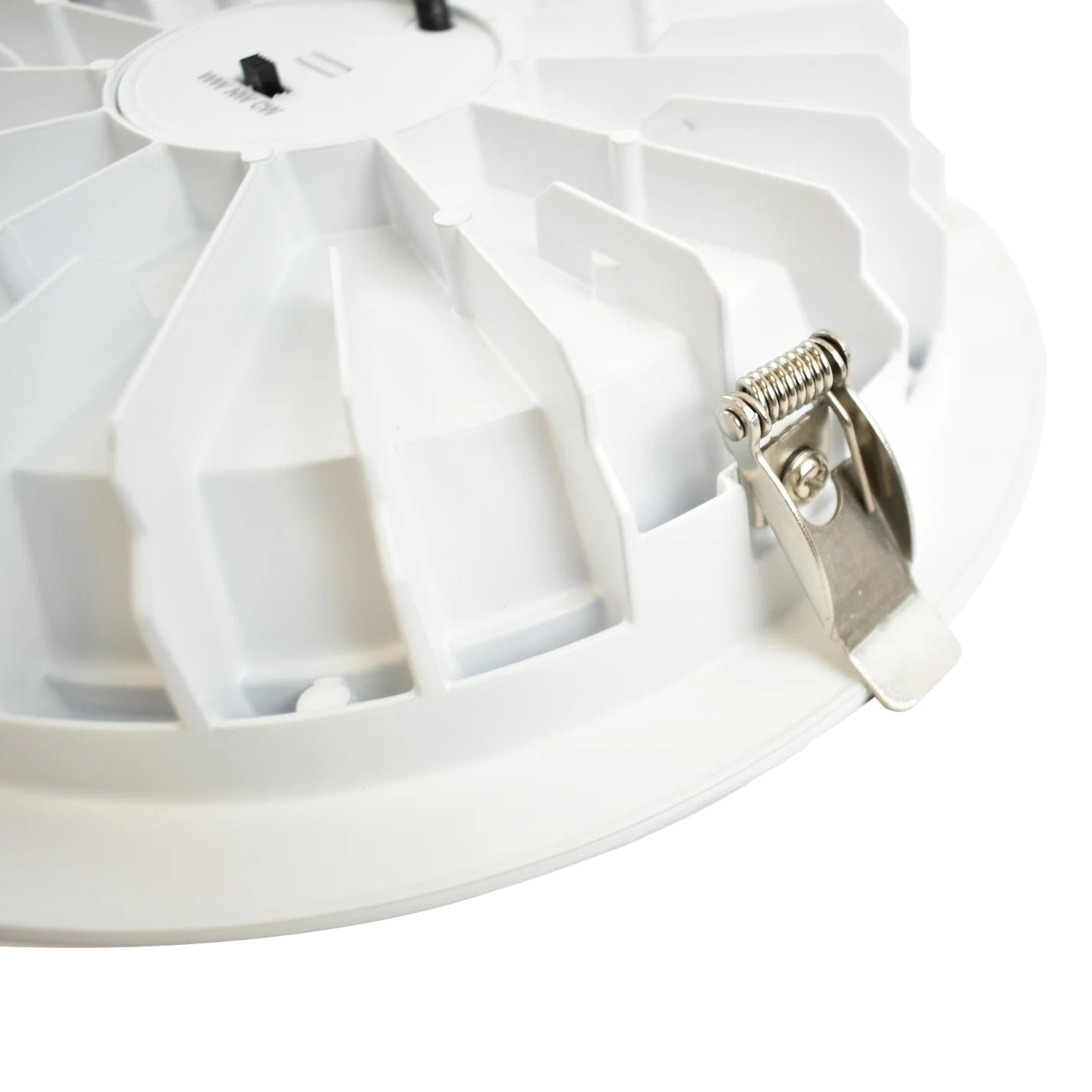 Downlight LED CCT de alta eficiencia- 40W - Driver Lifud - Corte Ø 200-220mm IP54