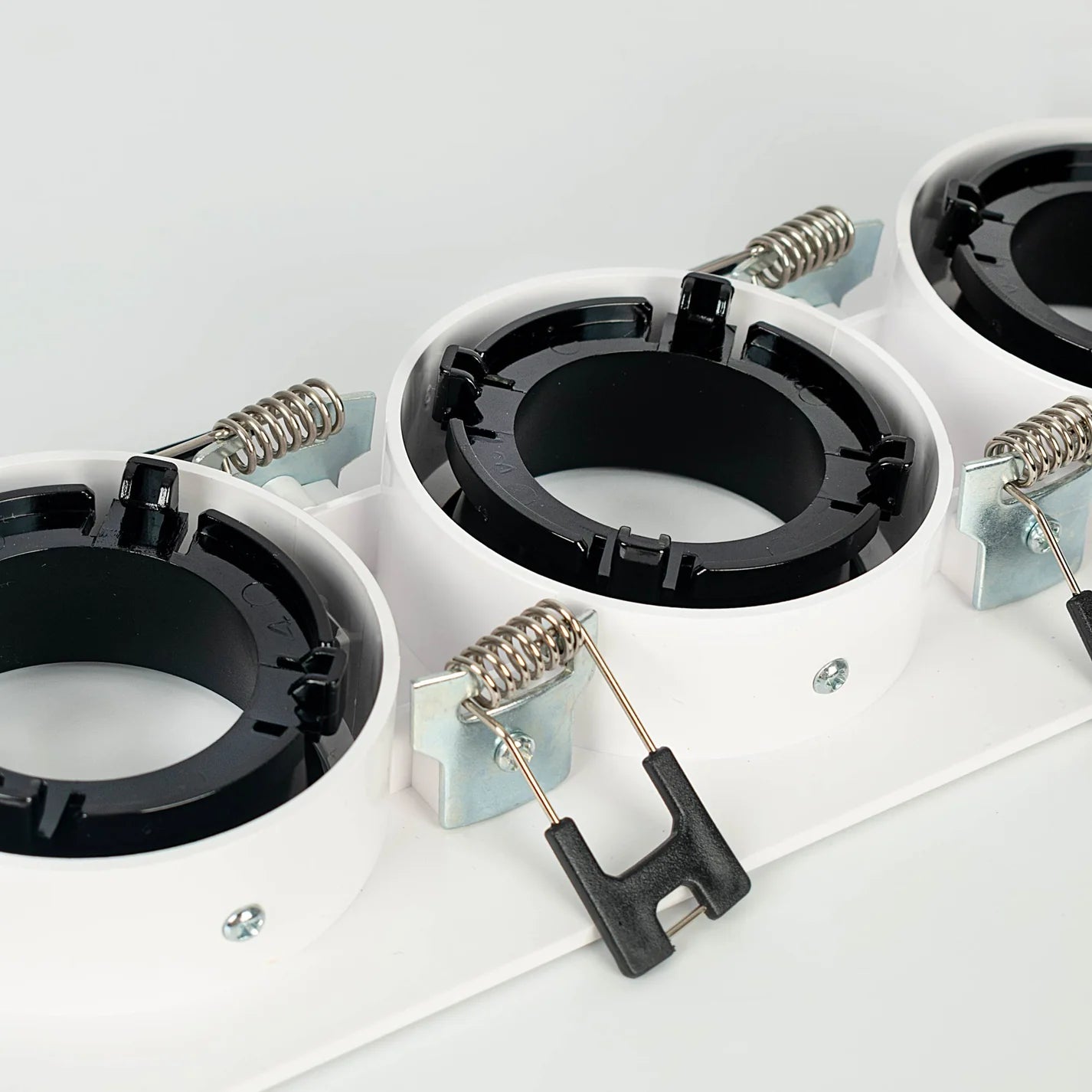 Kit downlight cuadrado basculante triple Bajo UGR + Portalámpara + Bombilla GU10