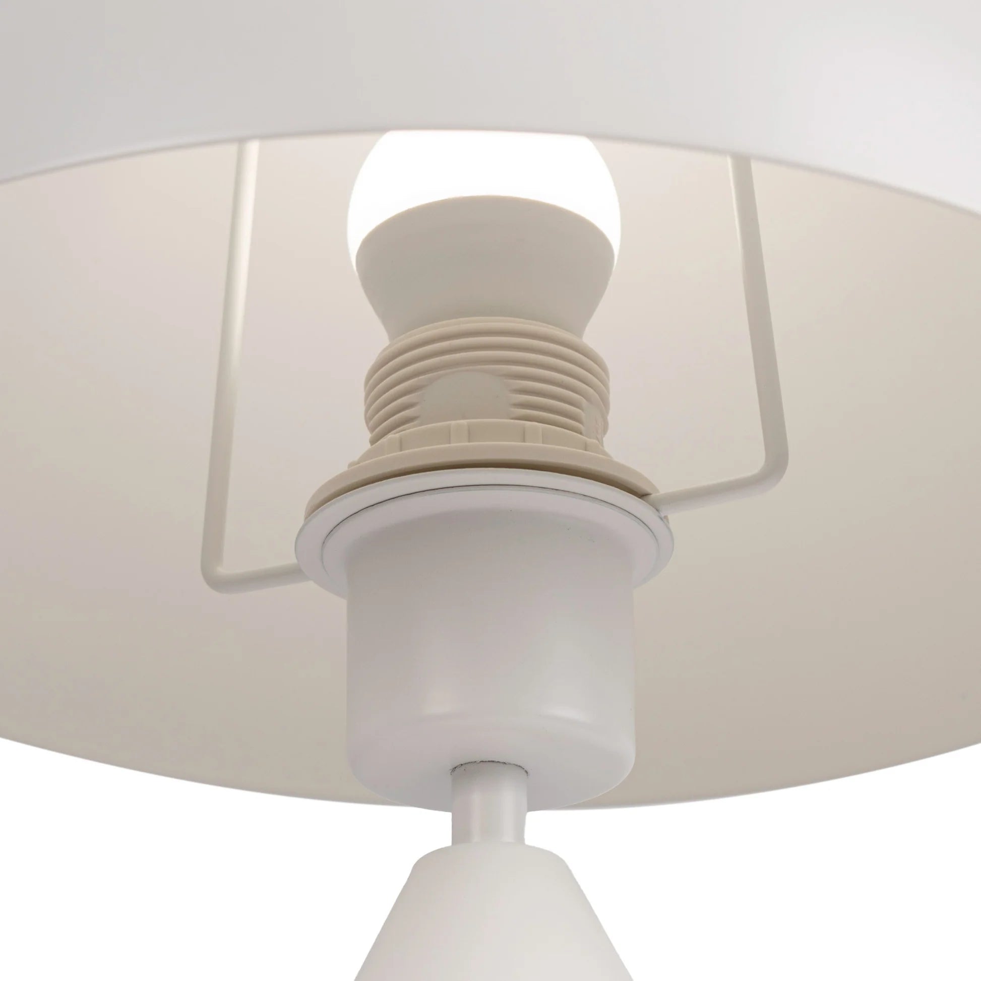 Lámpara de mesa de metal "Cutt" - E27