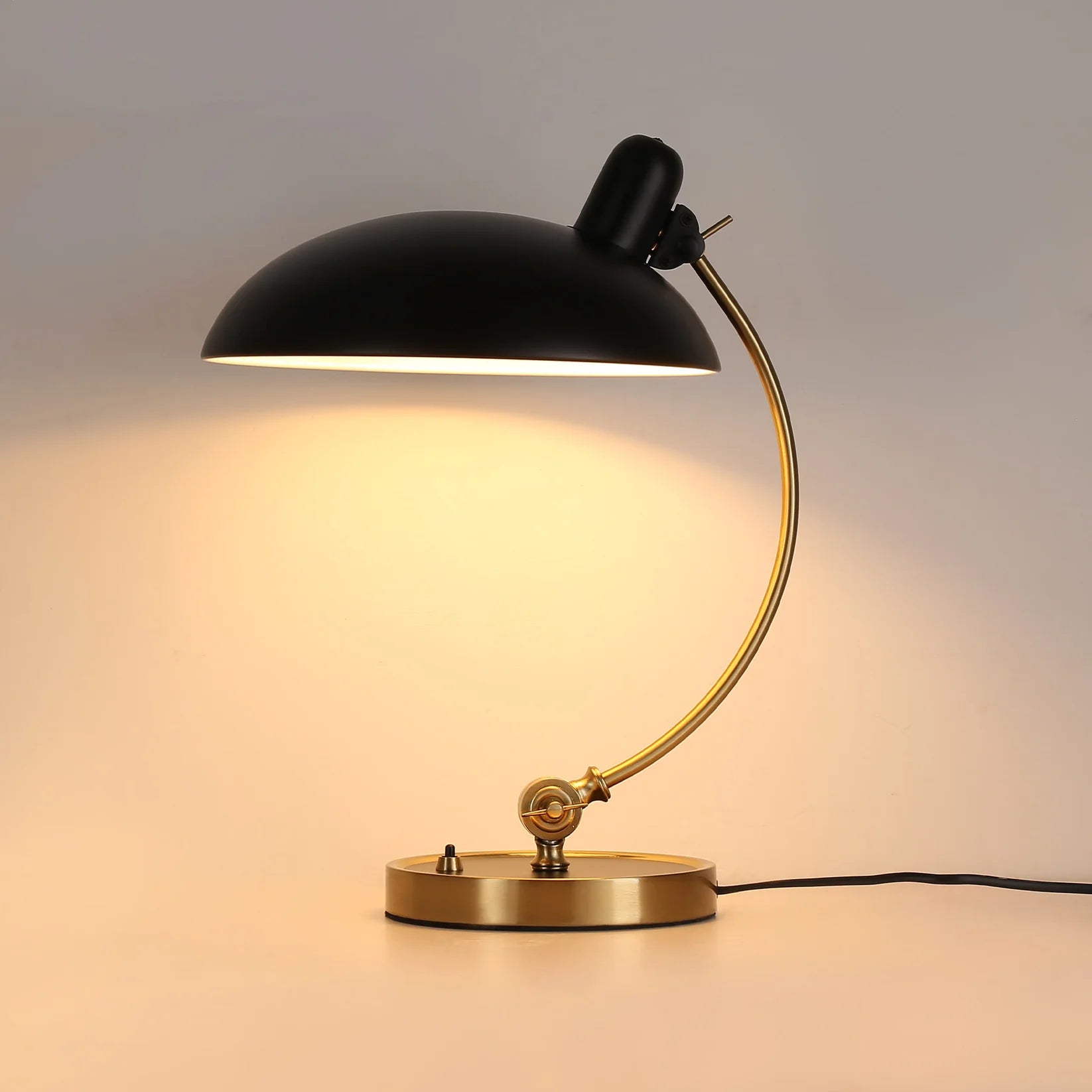 Lámpara de mesa de diseño "Ulia"