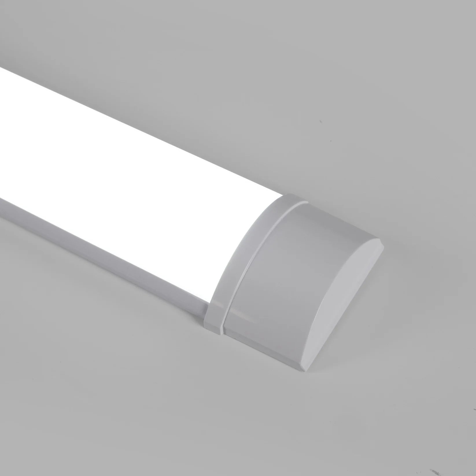 Luminaria lineal LED de alta potencia - 45W - 150cm - IP20 - Barcelona LED Argentina