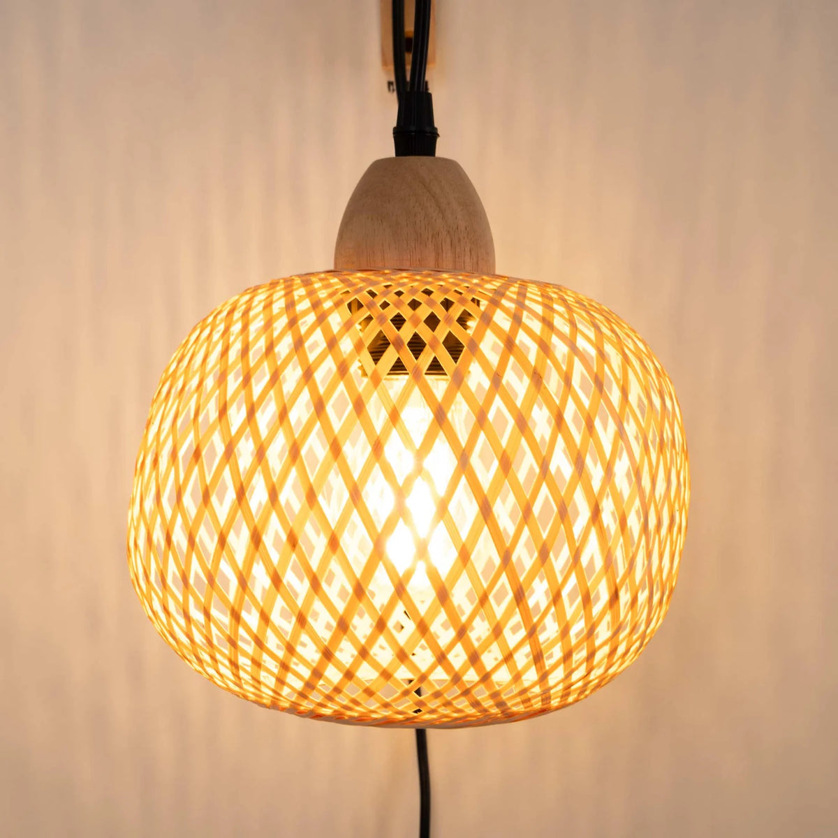 Aplique de Pared de Mimbre y Madera "Phuket" | Con Cable y Enchufe - E27