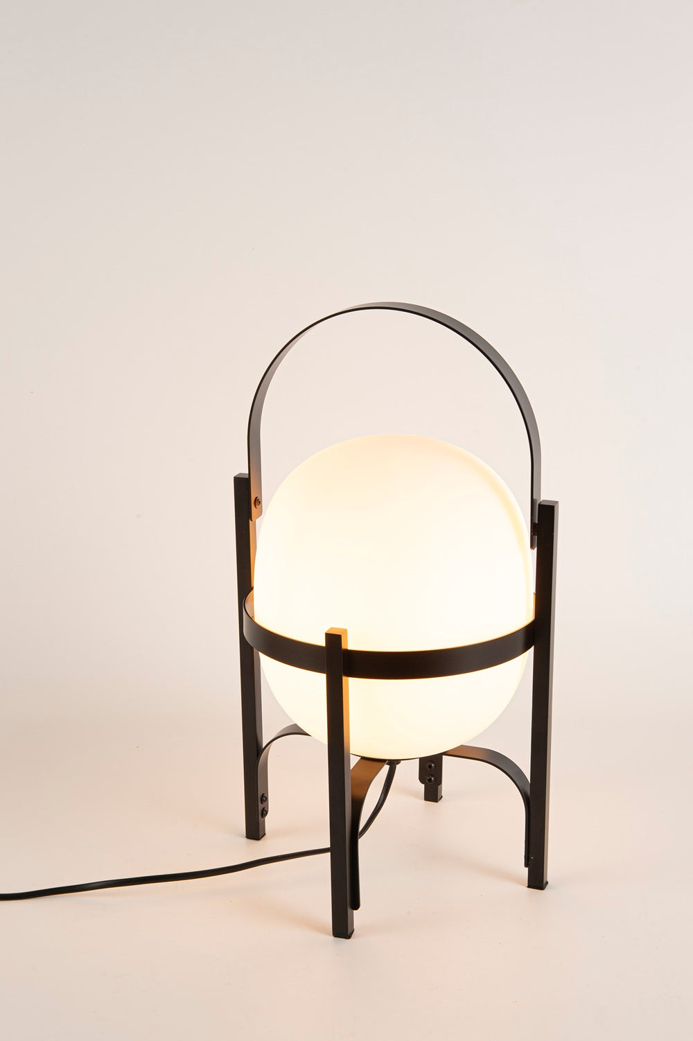 Lámpara de mesa de diseño "Megan" - 25 x 45 cm