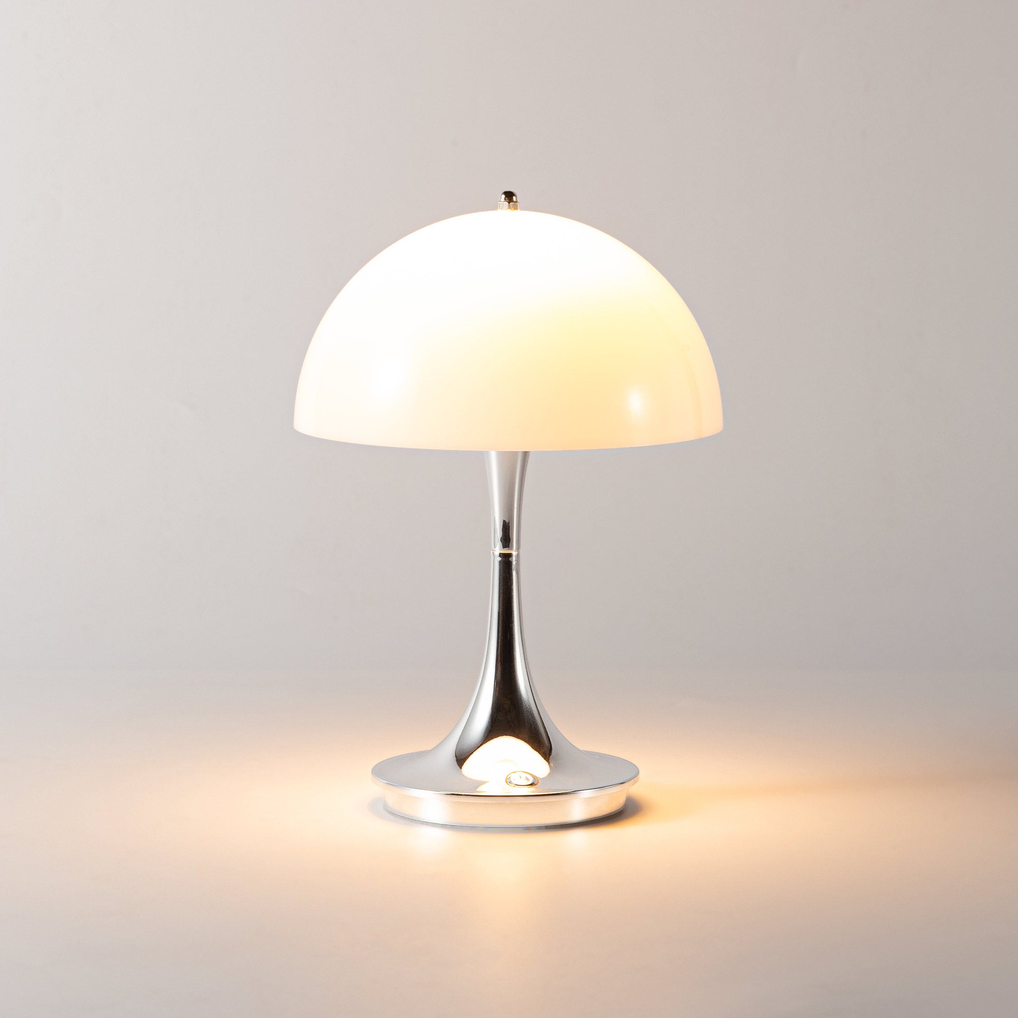 Lámpara de mesa LED CCT portátil "AURA" - Táctil - Semiesférica - Barcelona LED Argentina