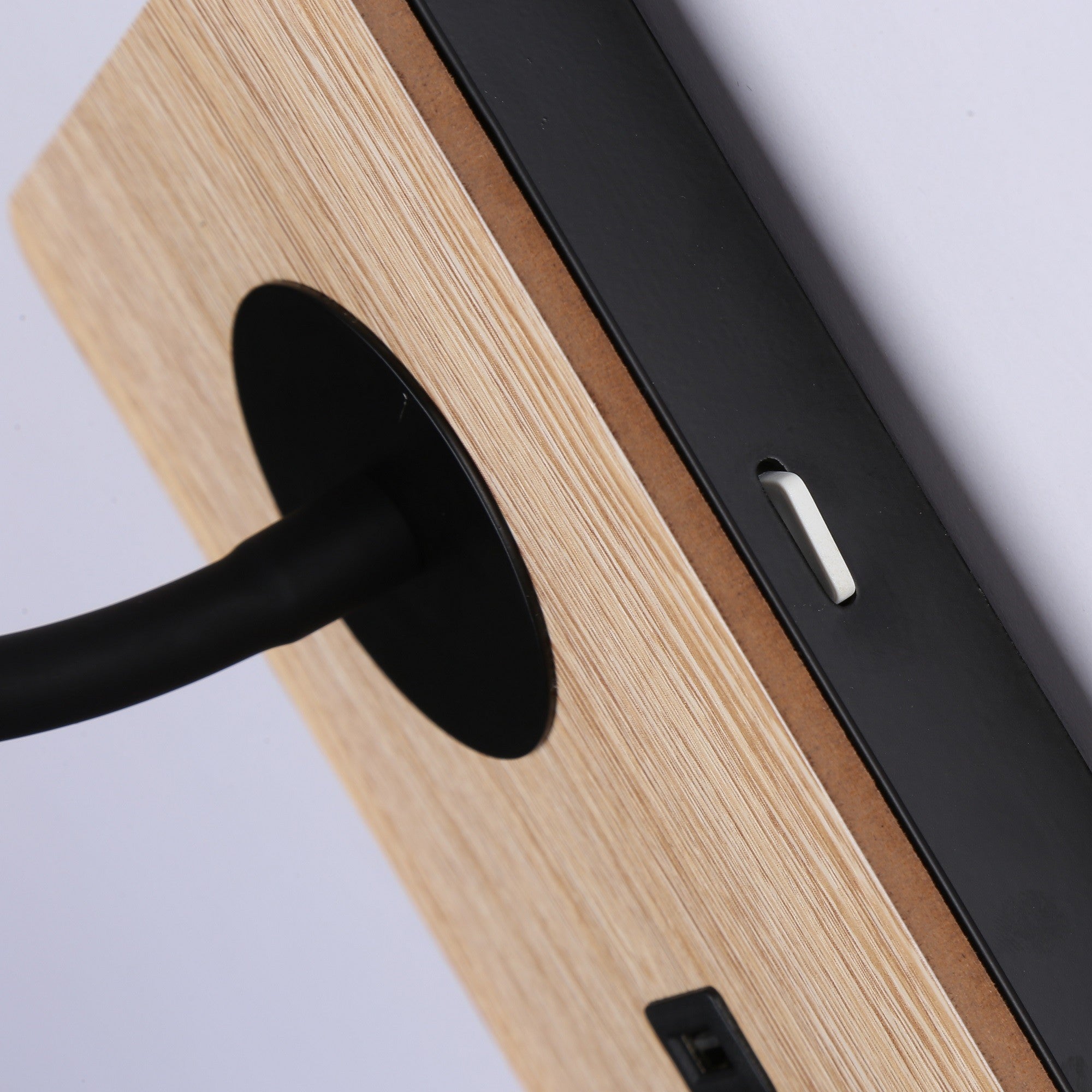 Aplique de pared flexible para lectura con puerto USB "LONDON USB" - Chip CREE - 3W