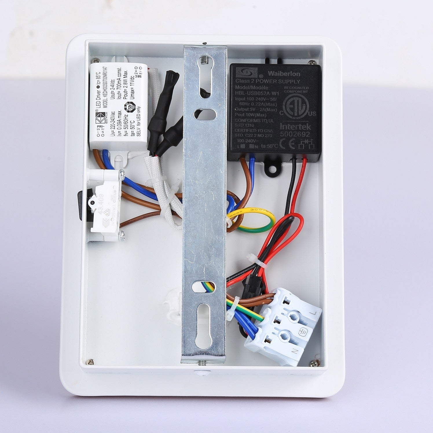 Aplique de pared flexible para lectura con puerto USB "LONDON USB" - Chip CREE - 3W