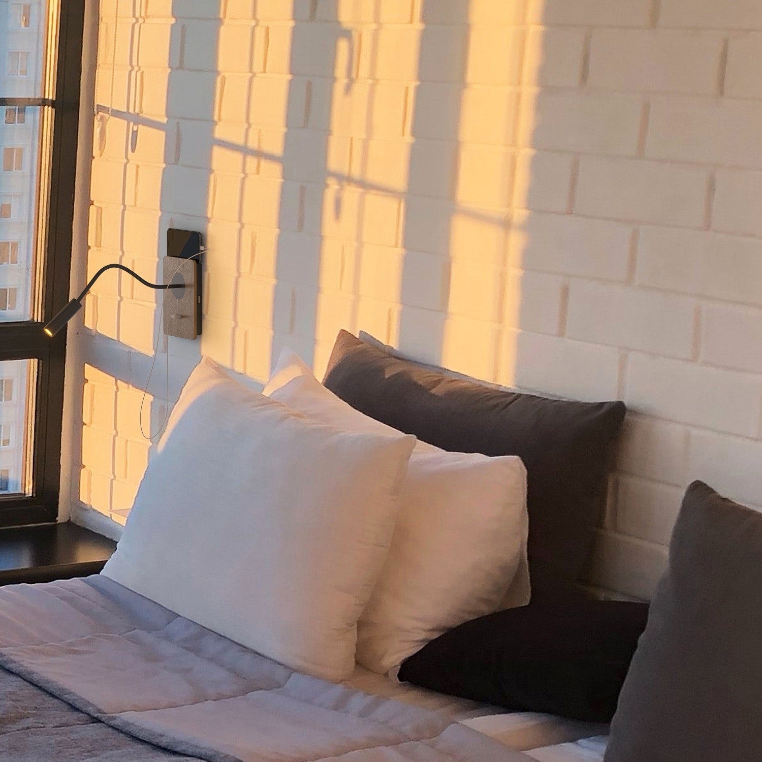 Aplique de pared flexible para lectura con puerto USB "LONDON USB" - Chip CREE - 3W