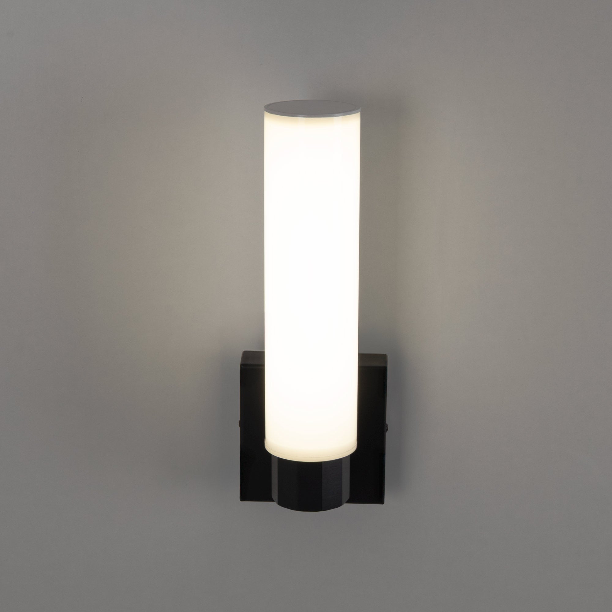 Aplique LED tubular para baño - 4W - 320lm - IP44