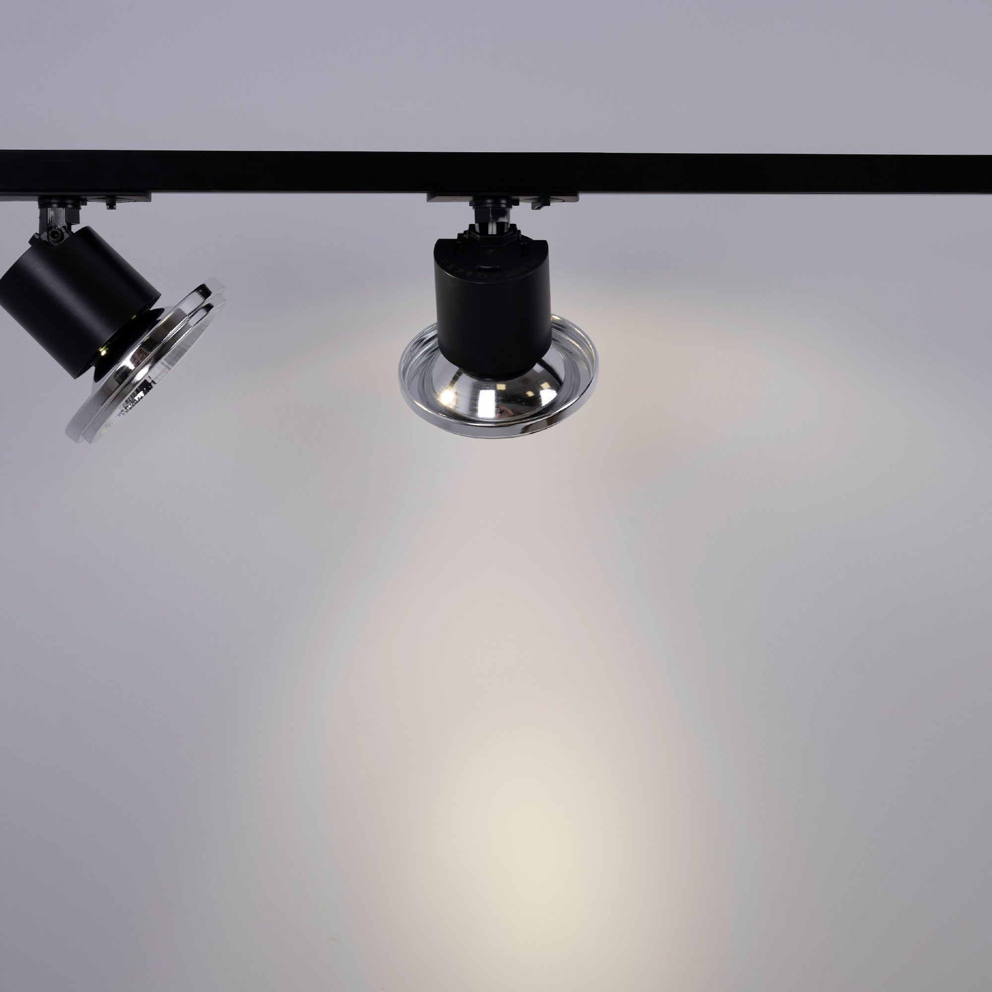 Foco para carril monofásico con casquillo GU10 - AR111