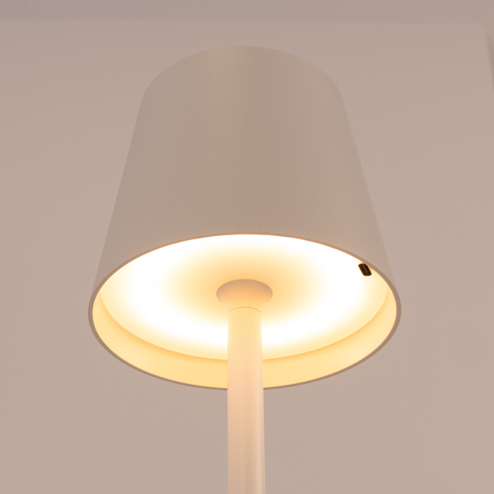 Lámpara de mesa portátil LED CCT "Laura" - 1,5W - Táctil - Intensidad regulable